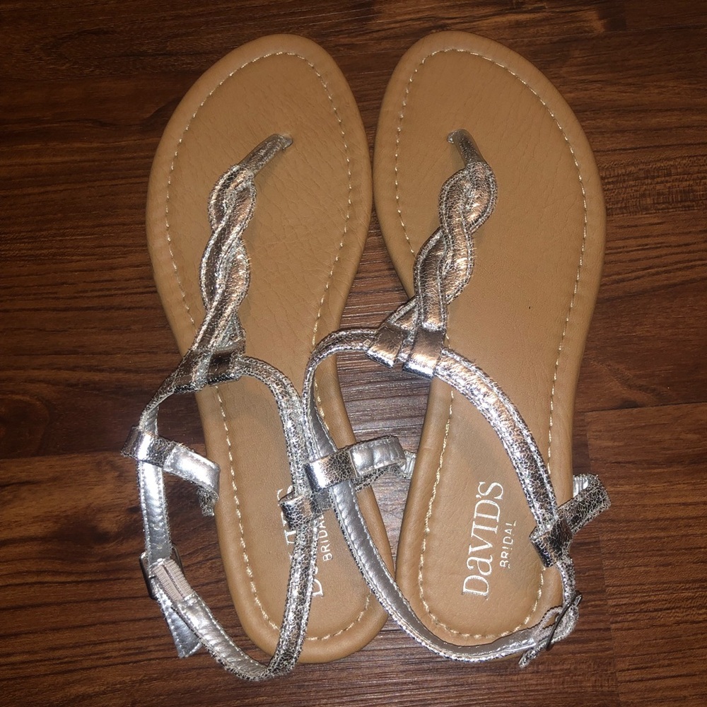 LIKE NEW David’s bridal silver sandals